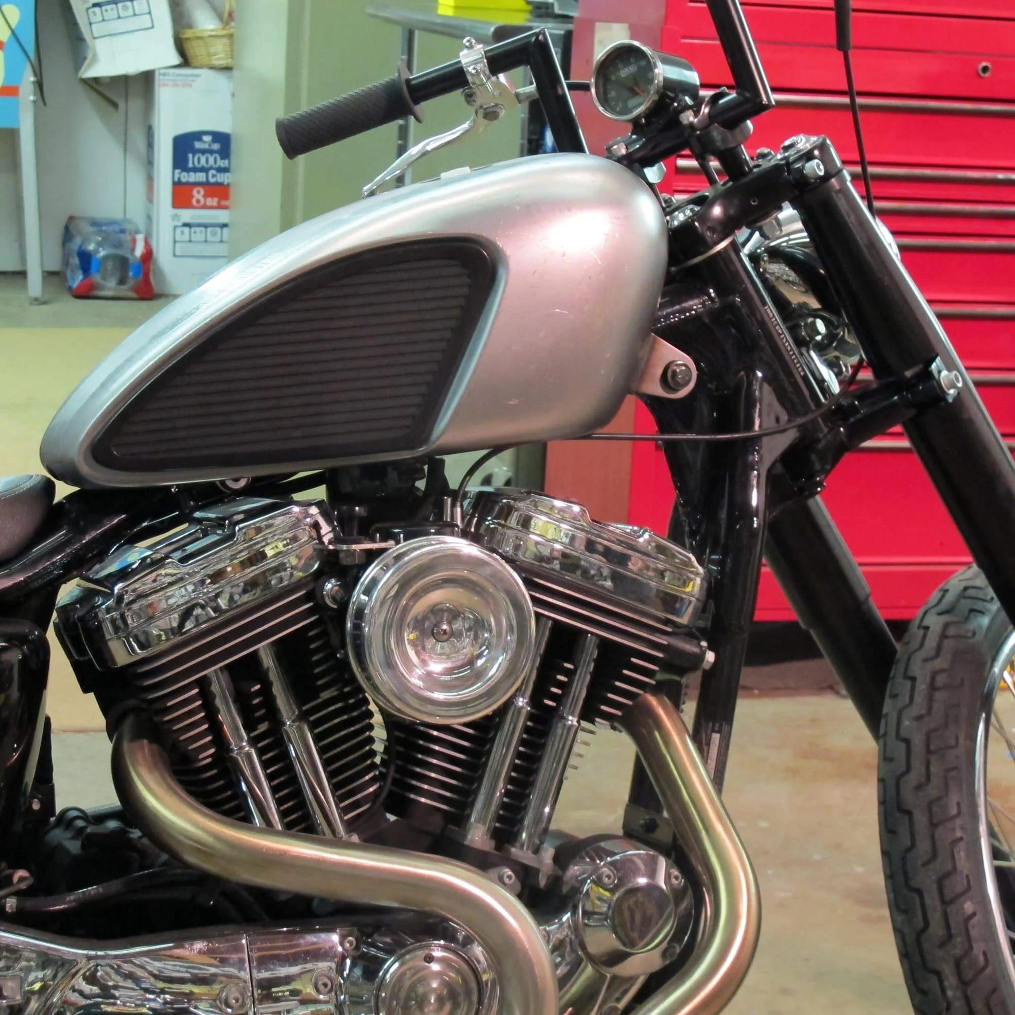 Blackbird Legacy 3.5-Gallon Gas Tank for 1982-2003 Harley-Davidson Sportsters - Image 10