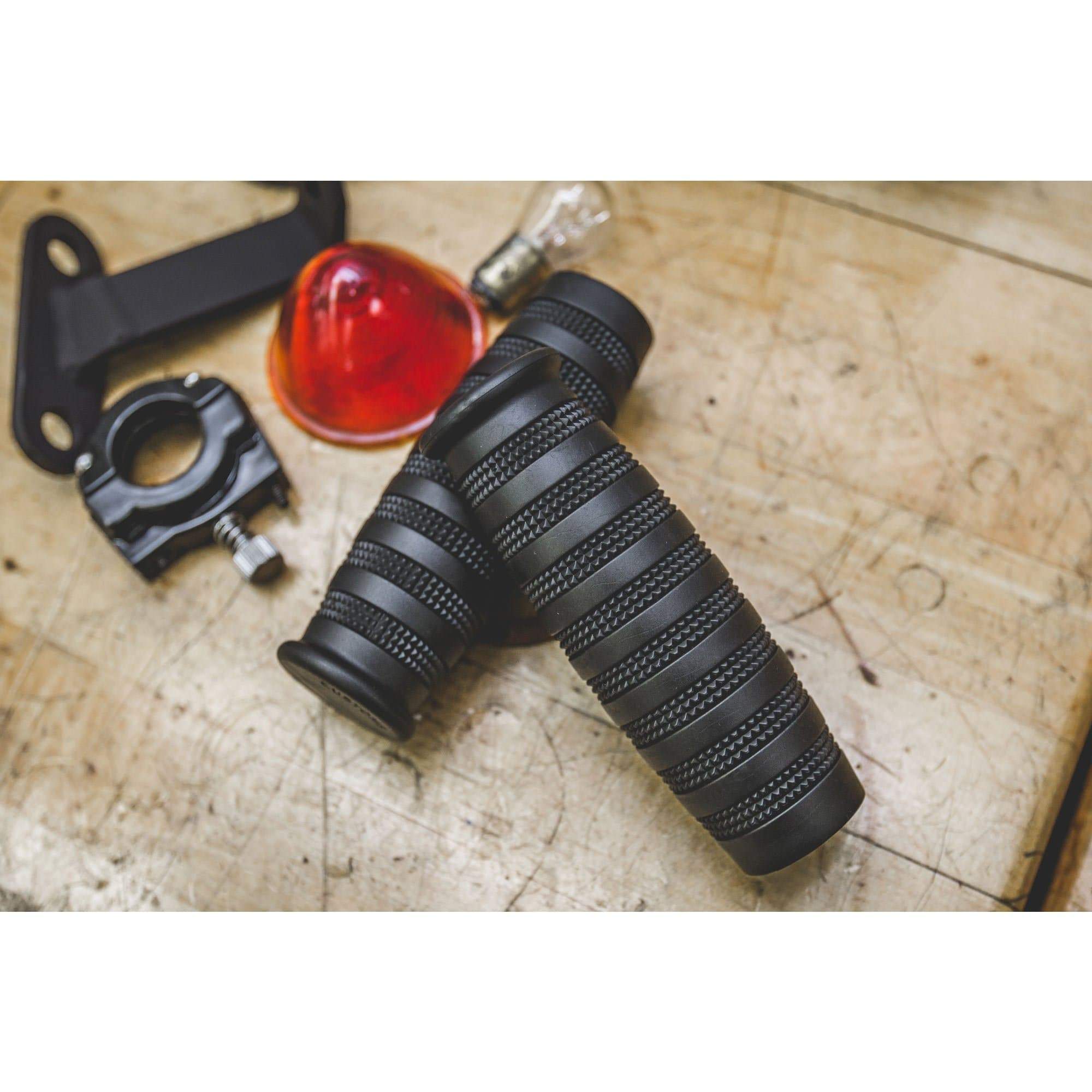 Knurled Grips - Black - 7/8 inch - Image 7