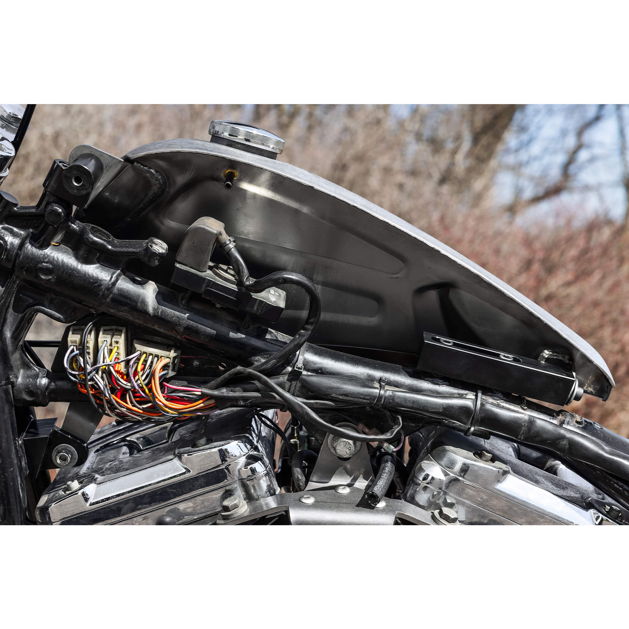 Mounting Kit for WX Gas Tanks - 1985-1999 Harley-Davidson Softails - Image 7