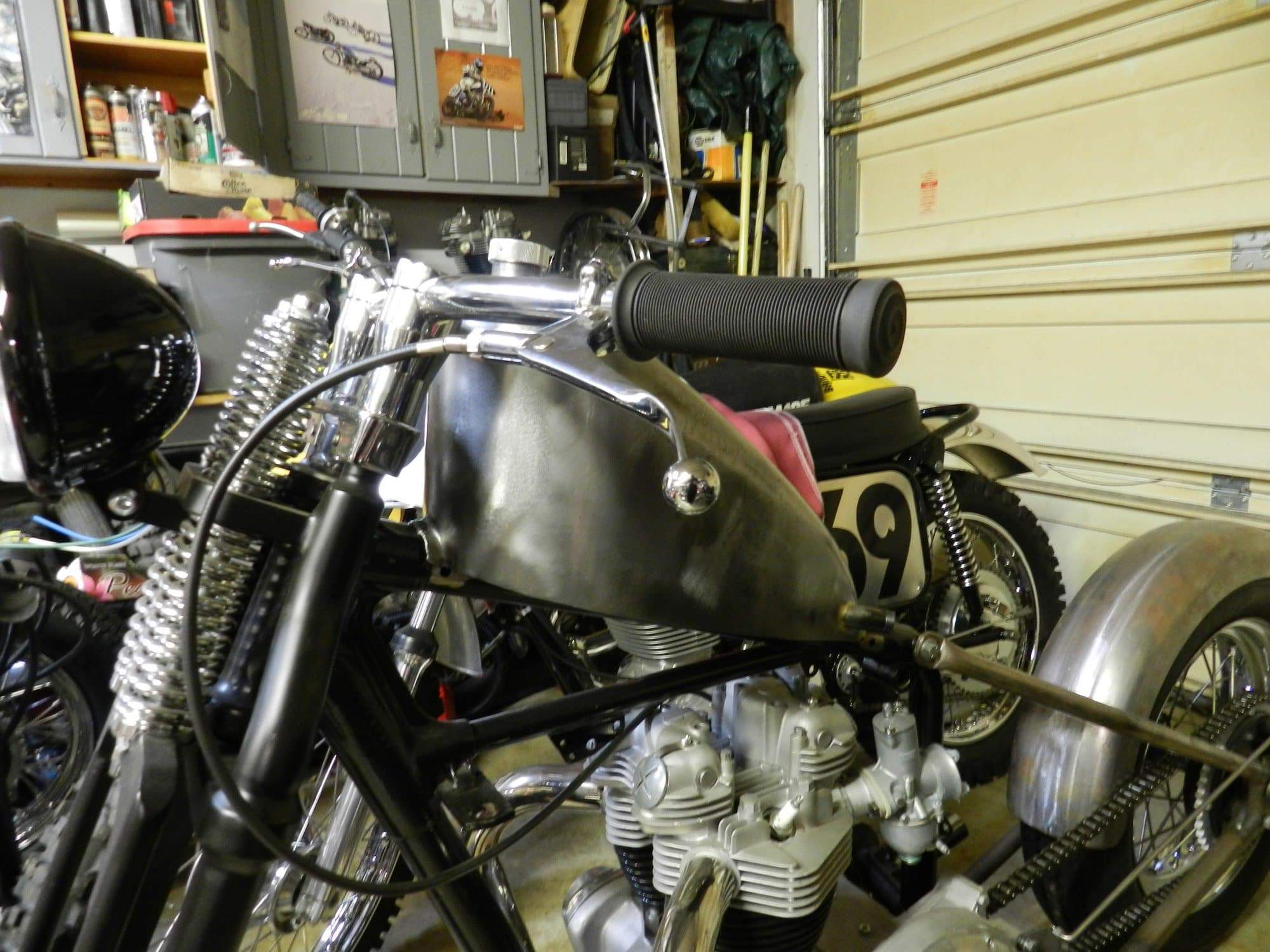 Narrow Sporty Frisco Gas Tank 2.5 gallon - Image 13