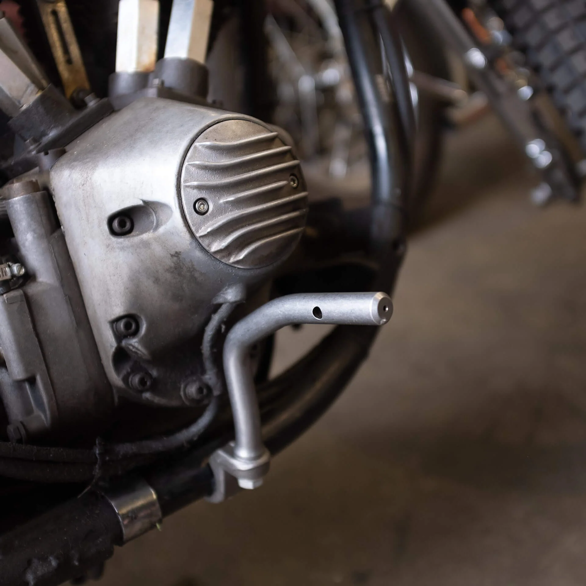 4 inch Mid-Pegs - Harley-Davidson Cone Shovelhead and Evo Big Twins - Open Primary - Image 5