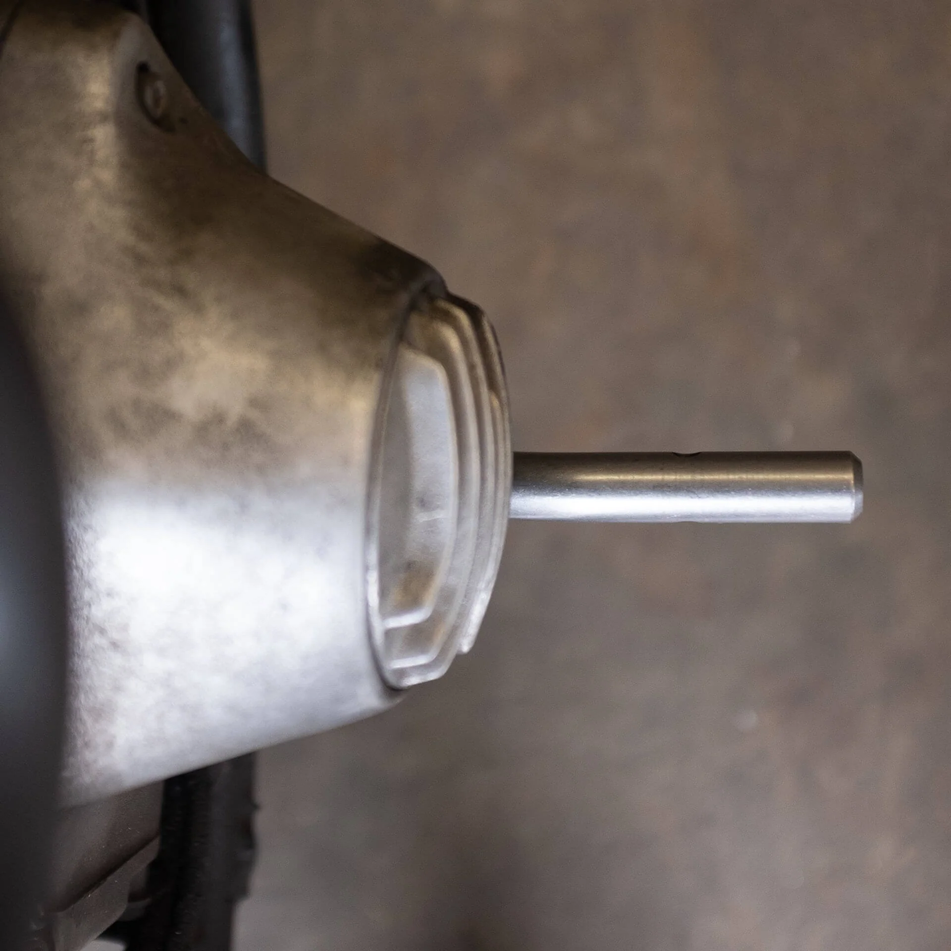 4 inch Mid-Pegs - Harley-Davidson Cone Shovelhead and Evo Big Twins - Open Primary - Image 7