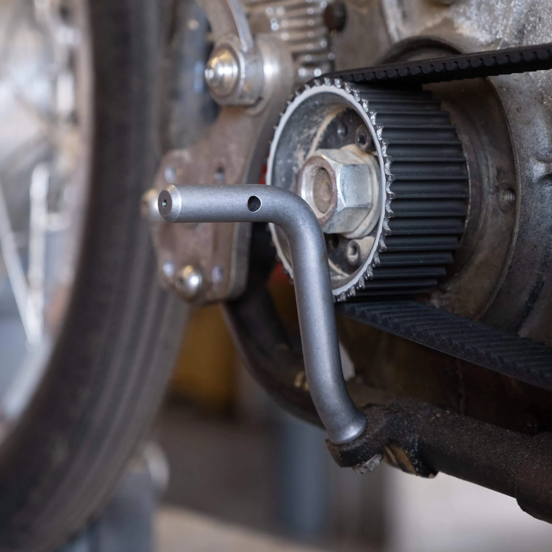 4 inch Mid-Pegs - Harley-Davidson Cone Shovelhead and Evo Big Twins - Open Primary - Image 9