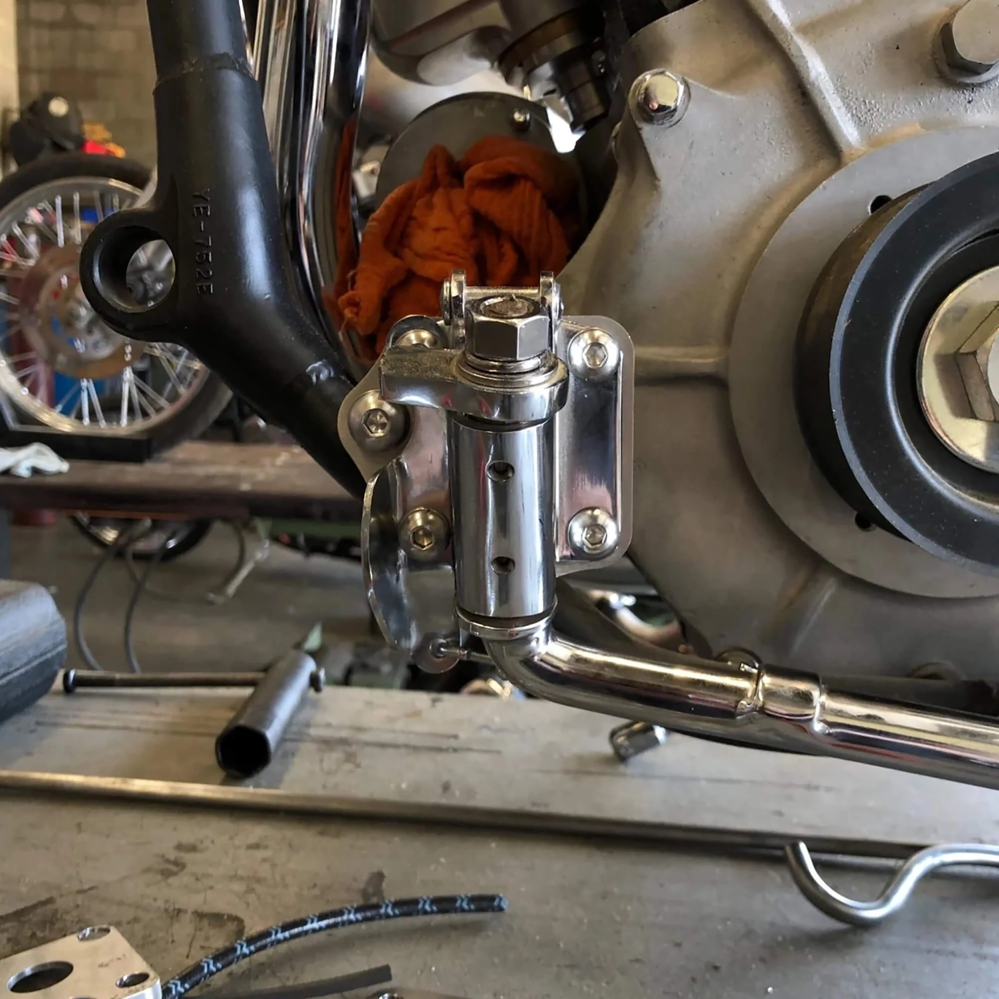 Kickstand Mounting Bracket for Harley-Davidson Big Twin Frames - Mild Steel - Image 3