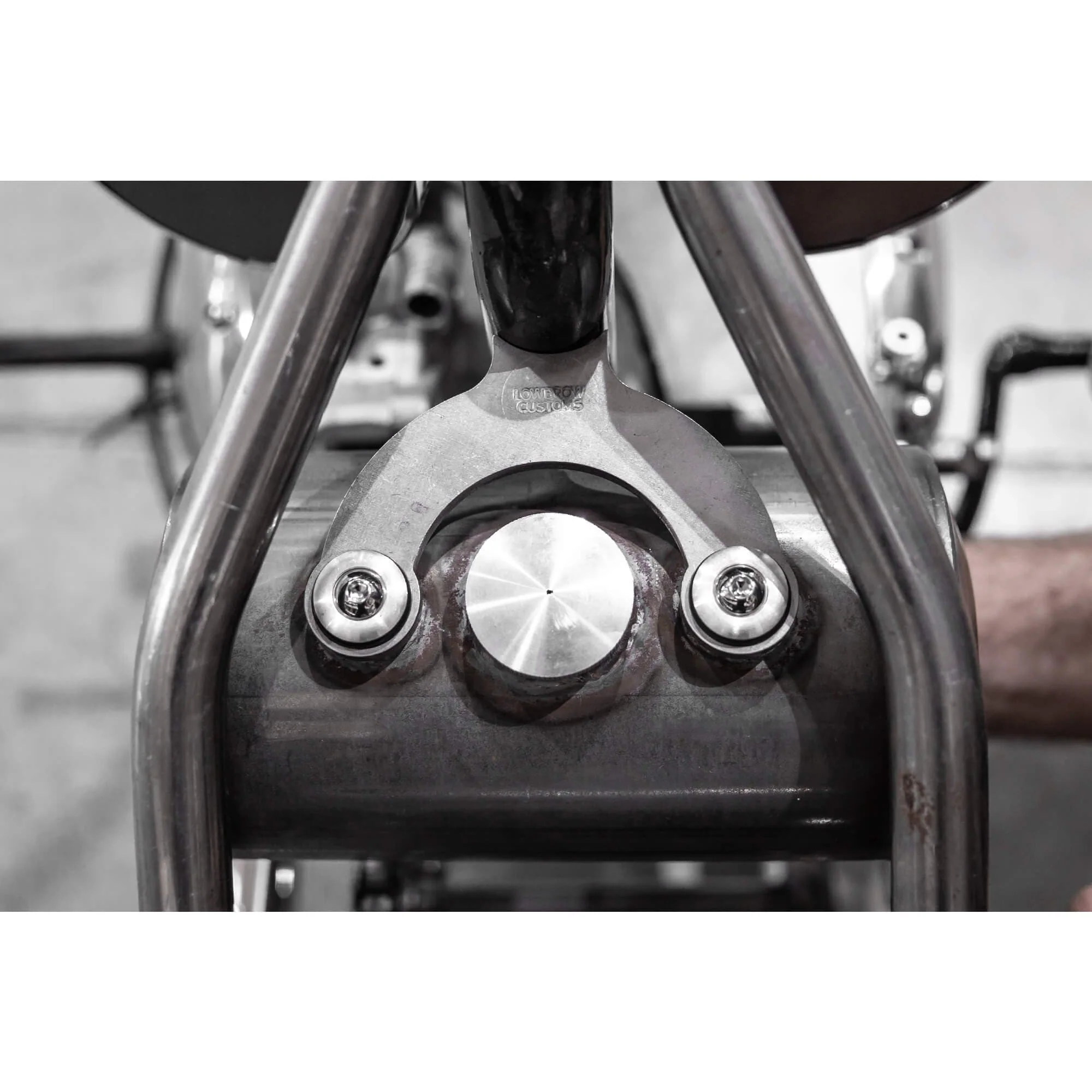 Rubber Mount Bracket Kit for Lowbrow Oil Tanks - for 500 / 650 c.c. unit Triumph Motorcycles - Aluminum Washers - Image 8