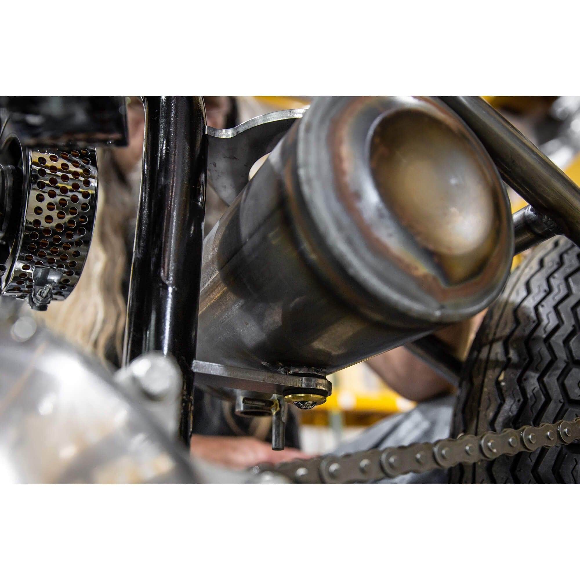 Rubber Mount Bracket Kit for Lowbrow Oil Tanks - for 500 / 650 c.c. unit Triumph Motorcycles - Brass Washers - Image 7